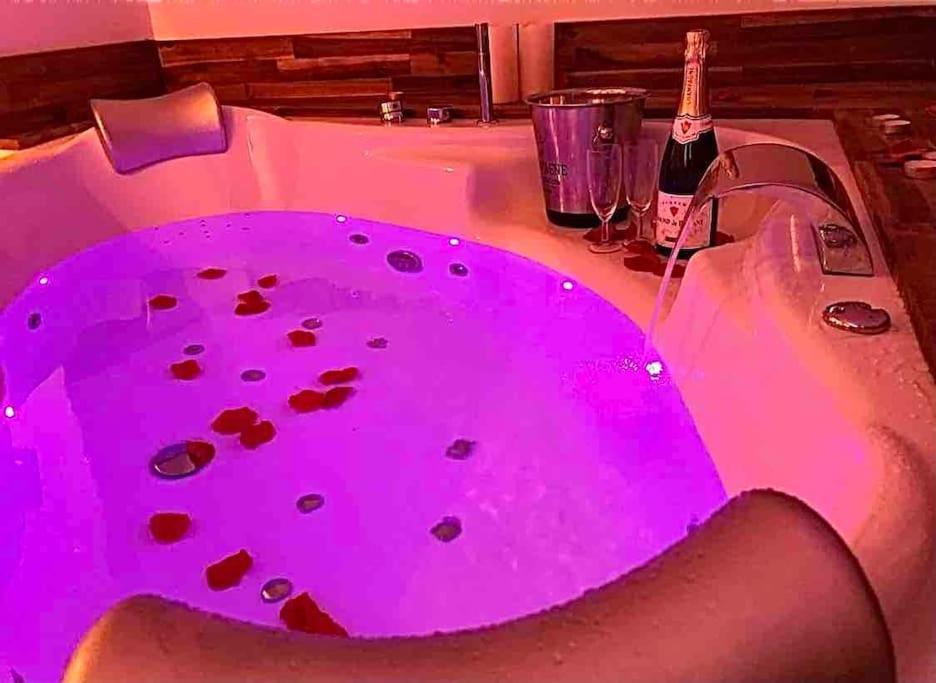 Sejour Detente Au Coeur De Macon Spa,Cine,Bouteille Offerte Ngoại thất bức ảnh